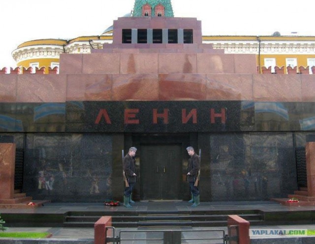 Фотожаба: Охотник у телефона