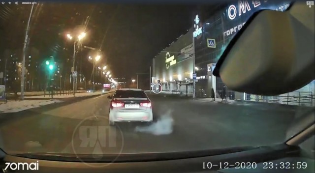 Девушка, 19-ти лет от роду, была госпитализирована с травмами. Ижевск