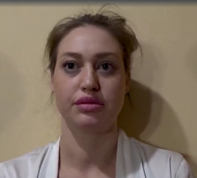 Видео задержания угрозыском банды рестораторов с Рубинштейна: сломанные двери, пачки денег и общая атмосфера растерянности
