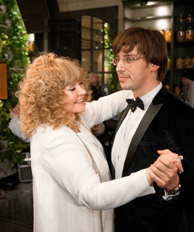 В России всё чаще стали вступать в отношения "по расчёту"