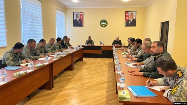 Азербайджан и Иран проводят совместные учения