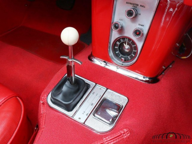 72 года Chevrolet Corvette. Немного красивых фото.