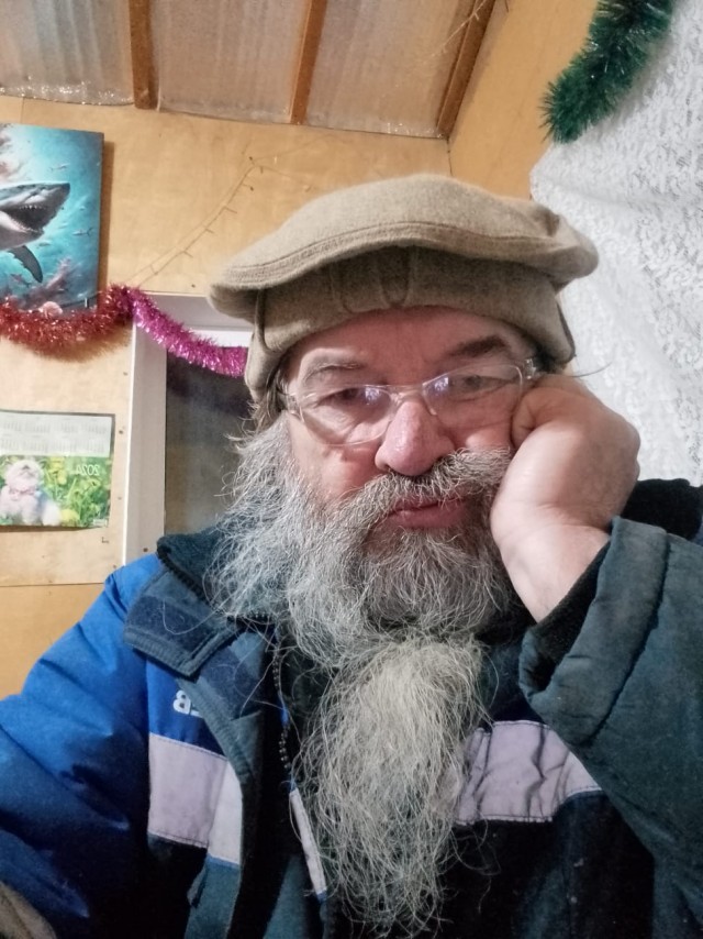 Китайцы, ну что вы там такое курите? За 240 рублей на год хватает!
