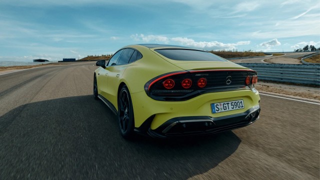 Состоялась премьера нового гиперкара Mercedes-AMG GT