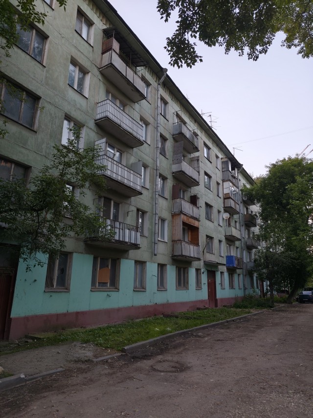 Шляюсь по Москве (городские джунгли, плоские дома и машинки)