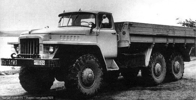 Урал 375
