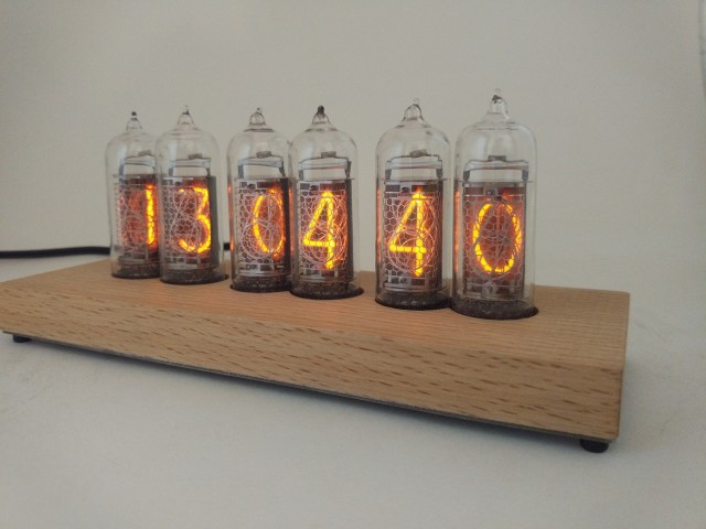 Часы на индикаторах ИН-14 - Nixie clock