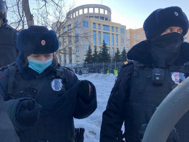 ФСИН просит суд отменить условное наказание Навальному и назначить ему 3 года 6 месяцев колонии, а также штраф в 500 000 рублей
