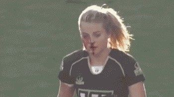 Беспощадный женский футбол
