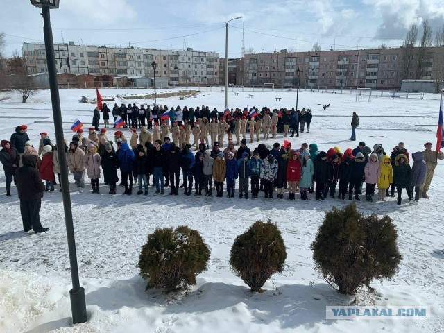 В питерскую школу на урок к учителю труда за слова "Я горжусь своим украинским происхождением" пришла полиция с автоматами