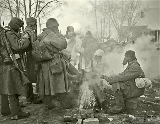Фотографии связанных с историей Красной и Советской Армии.