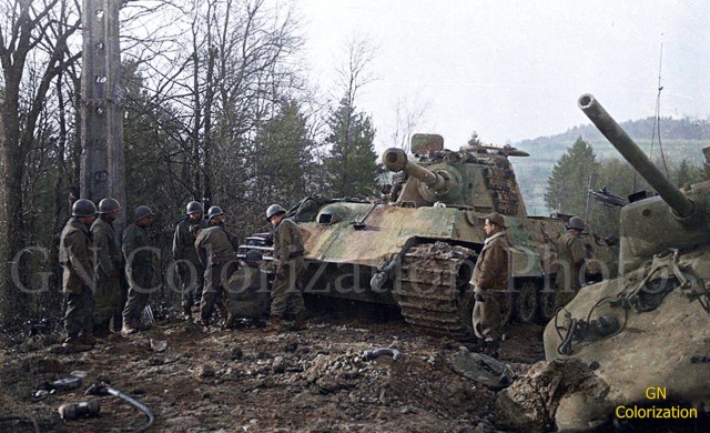 Цветные фотографии бронетехники времён Второй мировой войны