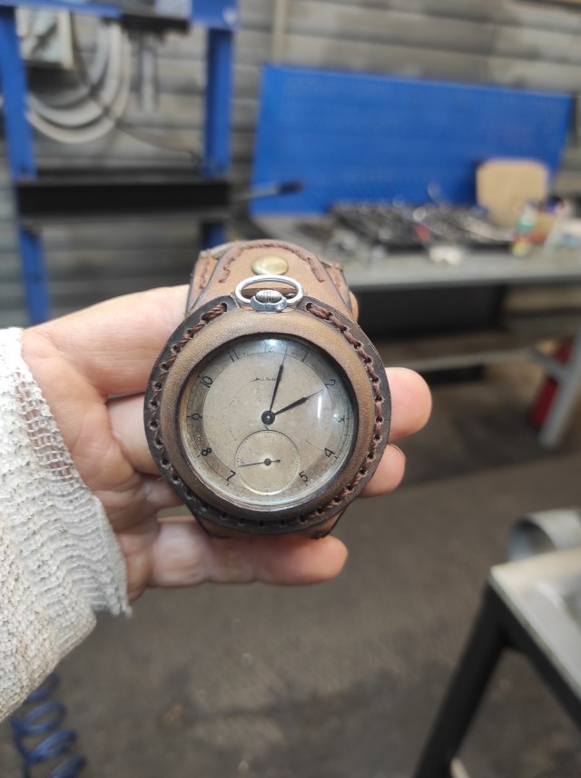 Часы, сделанные руками