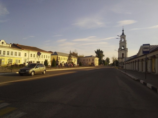 А почему женщин раздражает "являющийся на диване" муж?