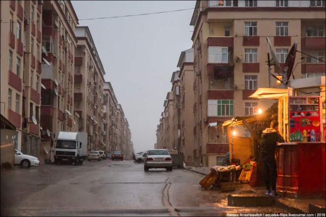 Добро пожаловать в Ад. Как живут в Баку беженцы из Карабаха