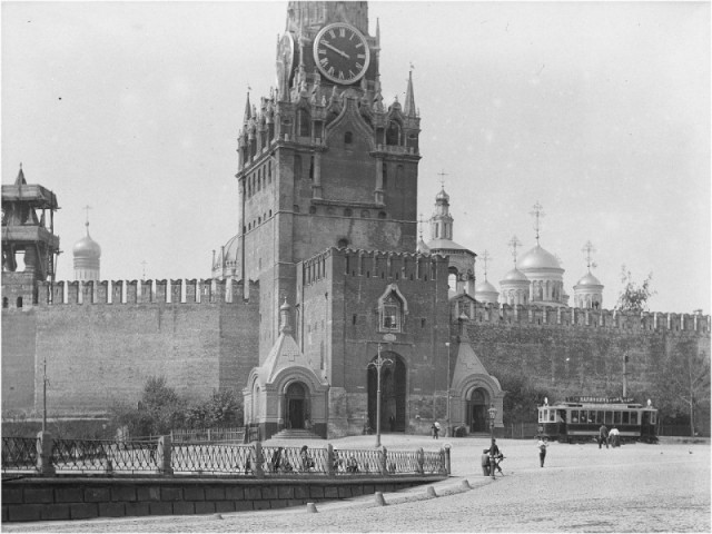 История в фотографиях