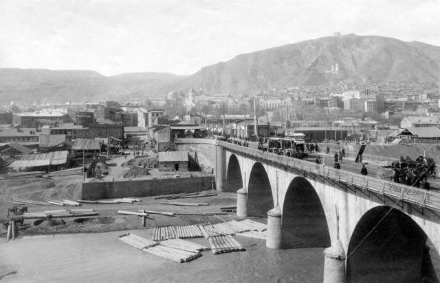 История в фотографиях