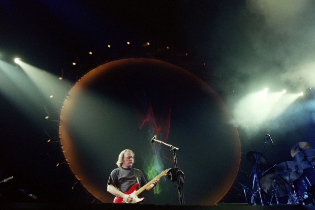 Голос и гитара Pink Floyd: Дэвид Гилмор отмечает 75-летие