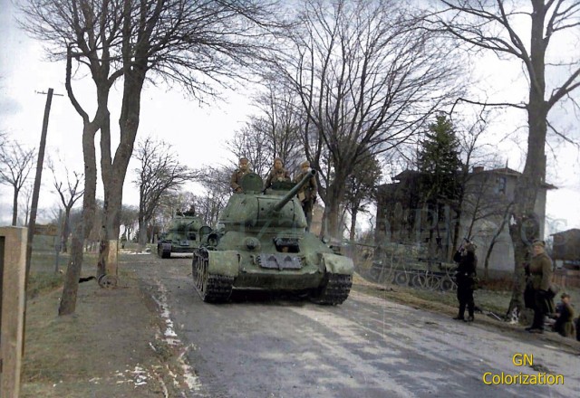 Цветные фотографии бронетехники времён Второй мировой войны