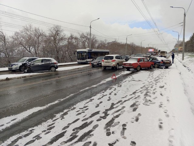 Обогнал, почти.