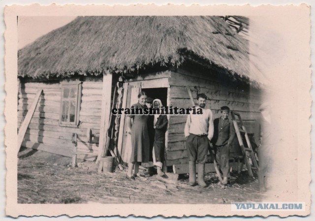 Крестьяне, деревенские  хаты. 1941-1942