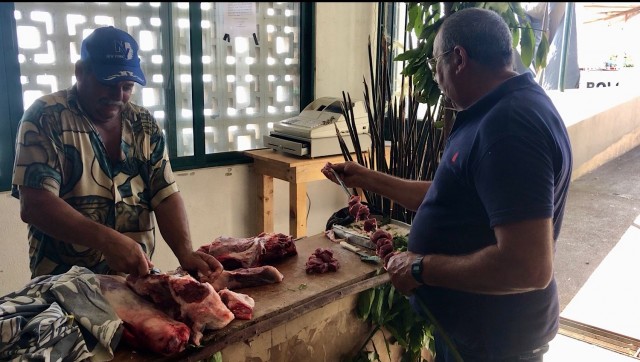 Шашлык по-мадейрски: Эшпетада на лавровых палочках