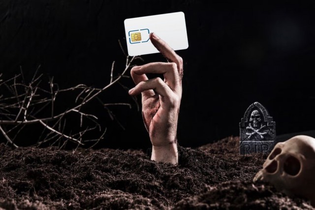 "Звонила умершая мама с того света. Просила 20 тысяч перевести!"