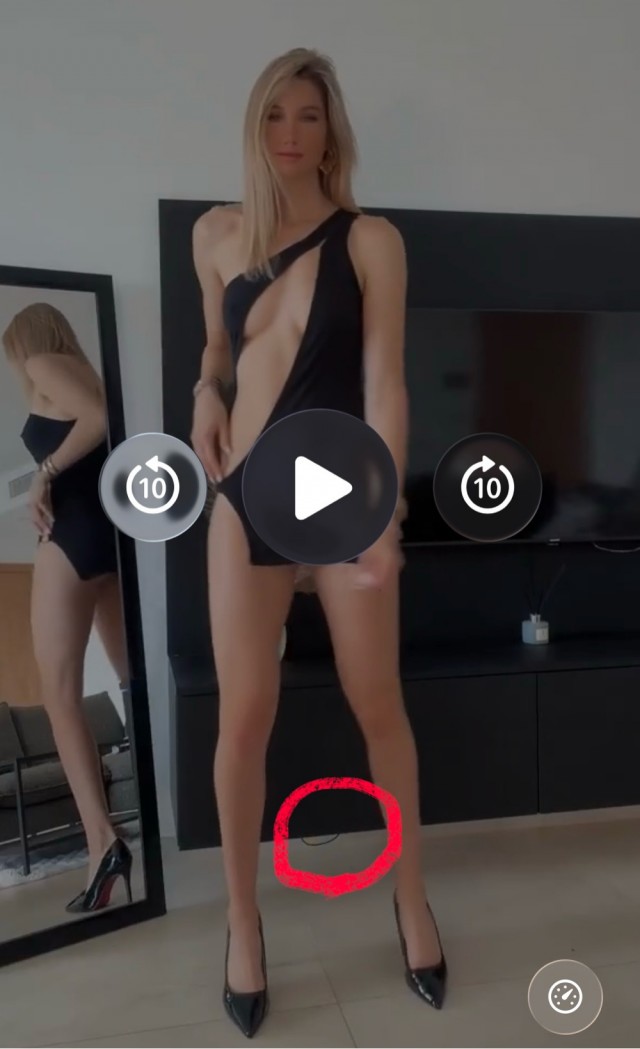 У каждой девушки должно быть маленькое чёрное платье