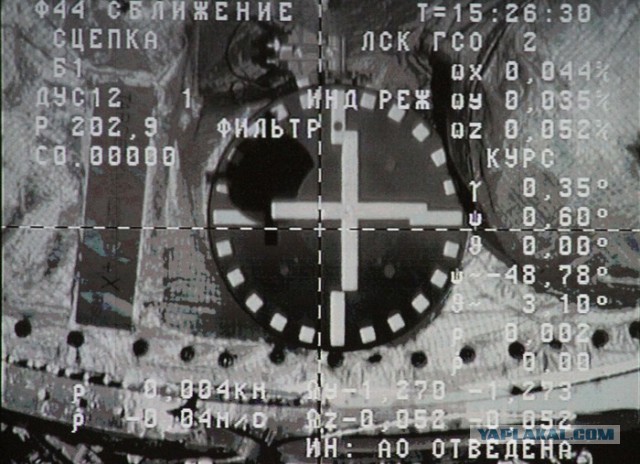 Как меняют лампочки пилоты в NASA