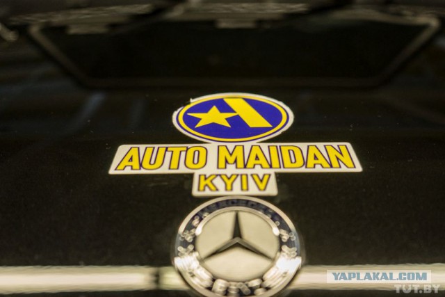 "Почти музей" Януковича. Какие машины стоят в личном гараже бывшего президента Украины.