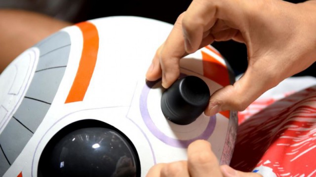 Филиппинский подросток собрал копию робота BB-8 из «Звездных войн»