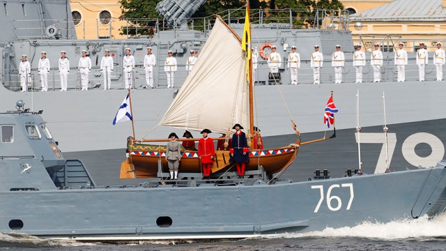 Лучшие фотографии с парада в Петербурге ко Дню ВМФ