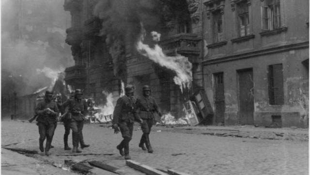 "Если бы я убил столько людей, сколько он, меня бы тоже трясло", дело айнзацгрупп