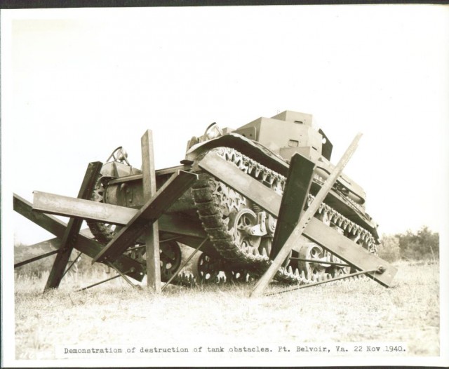 Кто придумал противотанковый "ёж" ?