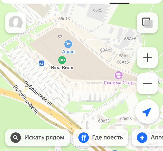 Москвич нашёл миллион рублей, который валялся в надземном переходе — деньги потерял 88-летний дедушка