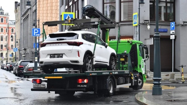 Юрист объяснил, какие автомобили будут отправляться в зону СВО после изъятия