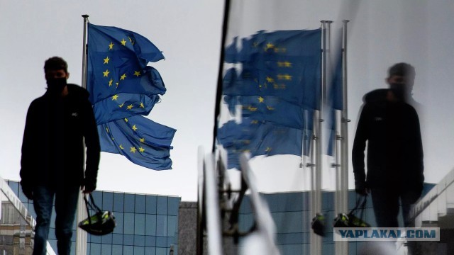 ЕК опубликовала намерение запретить импорт нефти из России к концу 2027 года