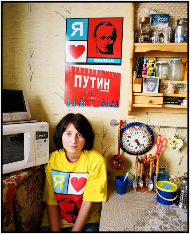 Курс доллара впервые поднялся выше 42 руб.