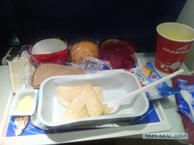 Чем кормят в самолетах Emirates
