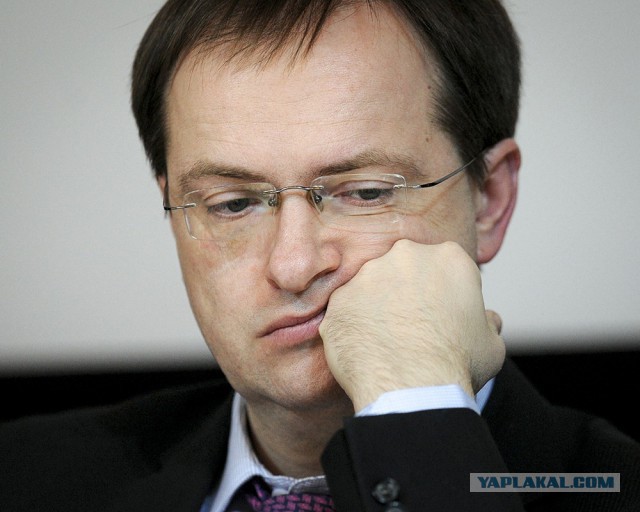 Мединский сбежал после вопроса о задержании подчинённых
