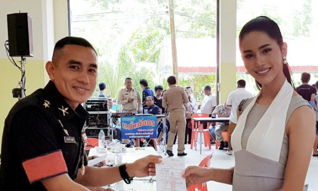 А тем временем в Таиланде ежегодная лотерея призывников в армию