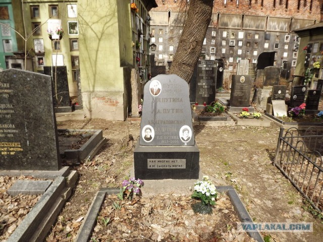 В Волгограде открыли памятник Сталину