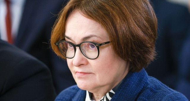 Идея о заморозке вкладов россиян или выплаты процентов по ним — бессмыслица. Заявила Набиуллина