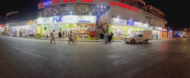 Мужик зимует в Египте в отелях все включено за 5-10$ в сутки