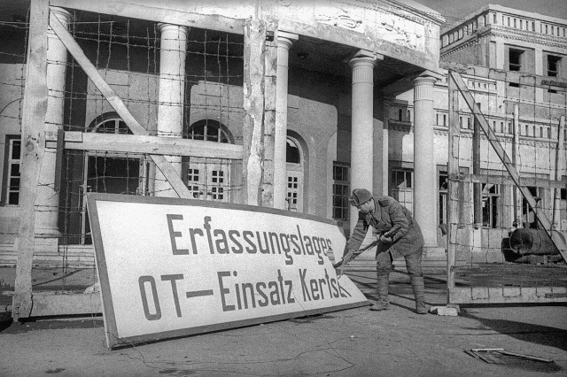 Фотограф Евгений Халдей