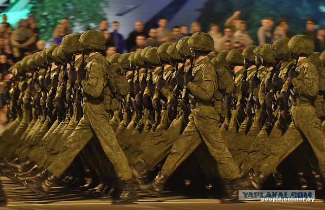 Минск. Ночная репетиция парада Победы