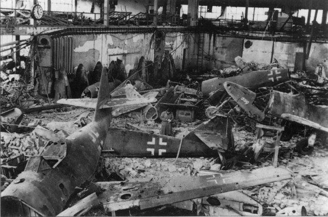 XX век в черно-белой фотографии. Авиация
