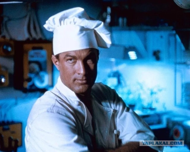 Как 2000 тонная подлодка высотой с пятиэтажку оказалась в Тольятти?