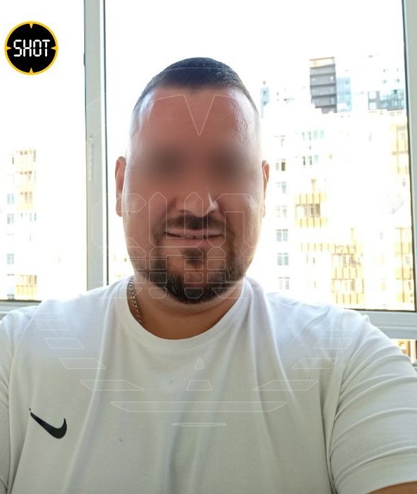 Пьяный житель Питера зарезал свою дочь, а после бегал по дому с ножом и кричал
