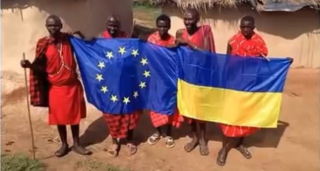 Ополченцы взяли в плен голого негра